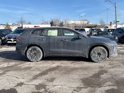 New 2026 Toyota Crown Signia Limited image 8