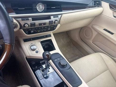 Used 2015 Lexus ES 350 w/ Premium Package FWD image 13
