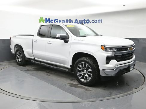Used 2025 Chevrolet Silverado 1500 LT w/ Leather Package image 2