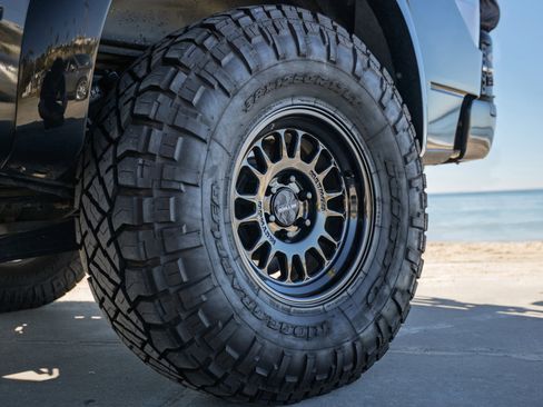 Used 2013 Ford F150 Raptor w/ Luxury Equipment Group image 32