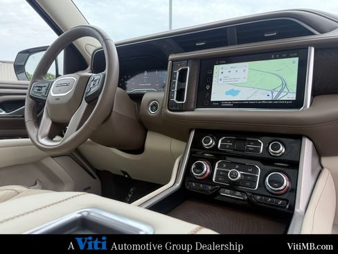 Used 2023 GMC Yukon XL Denali AWD/4WD image 32