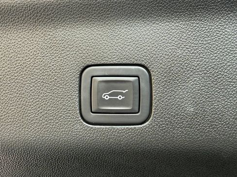 Used 2023 Cadillac Escalade Sport Platinum w/ LPO, ONYX Package AWD/4WD image 36