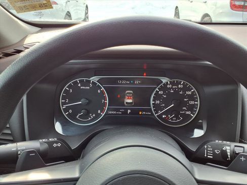 Used 2023 Nissan Rogue S image 9