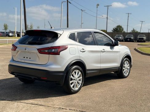 Certified 2022 Nissan Rogue Sport S FWD image 5