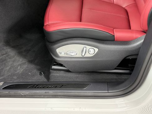 Certified 2026 Porsche Macan Turbo AWD/4WD image 16