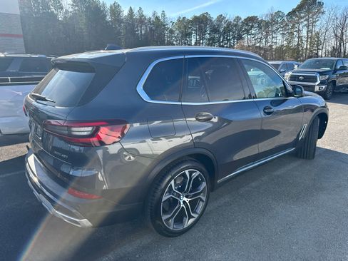 Used 2021 BMW X5 xDrive40i w/ Premium Package 2 image 4