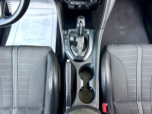 Used 2021 Hyundai Veloster N image 17