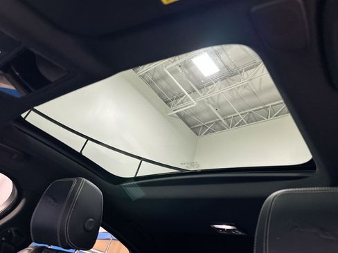 Used 2022 Jaguar XF R-Dynamic SE image 33