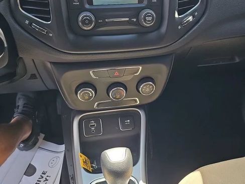 Used 2018 Jeep Compass Sport FWD image 17