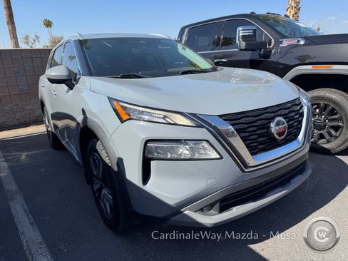 Used 2021 Nissan Rogue SL FWD image 2
