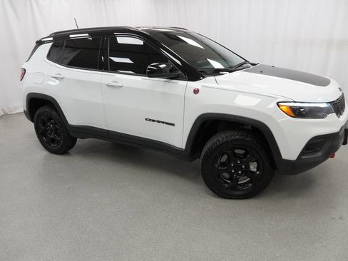 Used 2024 Jeep Compass Trailhawk w/ Trailhawk Elite Group AWD/4WD image 9