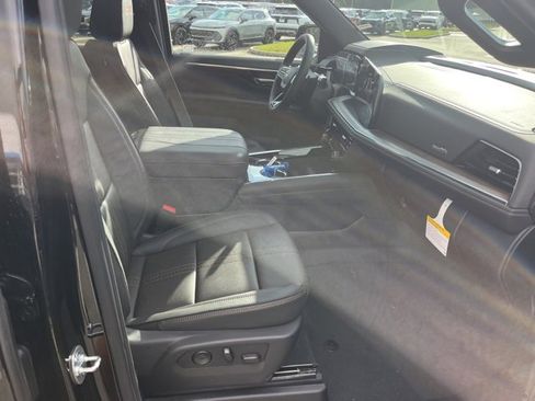 New 2026 Chevrolet Suburban High Country image 42