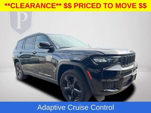 Used 2023 Jeep Grand Cherokee L Limited w/ Black Appearance Package AWD/4WD image 2
