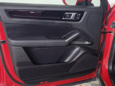 Used 2021 Porsche Cayenne E-Hybrid image 9