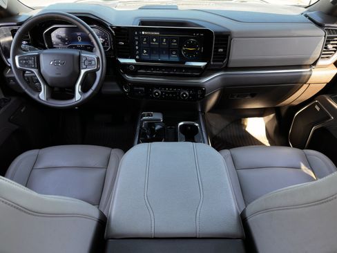 Used 2025 Chevrolet Silverado 1500 LT Trail Boss w/ Convenience Package II AWD/4WD image 26