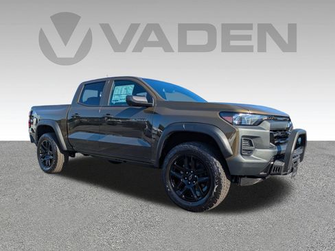 New 2025 Chevrolet Colorado Trail Boss w/ Off-Road Front Bumper Package image 3