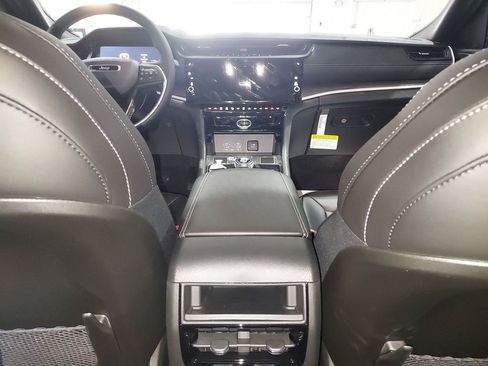 New 2026 Jeep Grand Cherokee Limited w/ Limited Altitude Package image 10