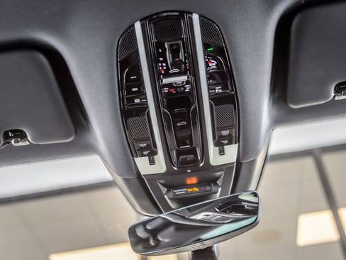 Used 2019 Porsche Cayenne image 36