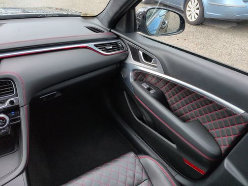 Used 2023 Genesis G70 3.3T w/ Sport Prestige Package RWD image 17