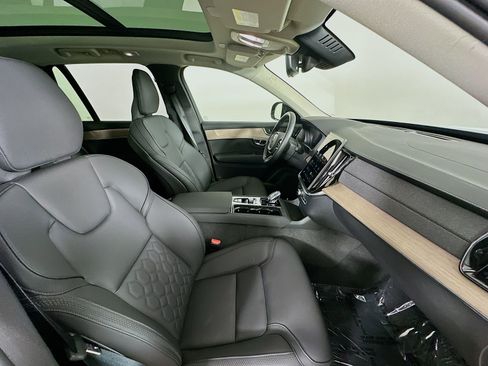 Used 2025 Volvo XC90 B6 Plus AWD/4WD image 45
