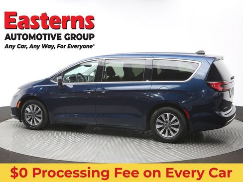 Used 2023 Chrysler Pacifica Touring-L FWD image 64
