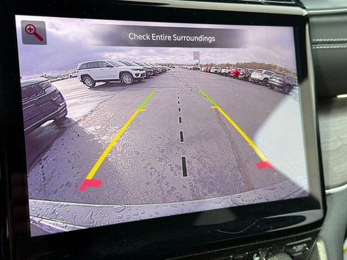 New 2025 Jeep Grand Cherokee Limited w/ Black Appearance Package image 16