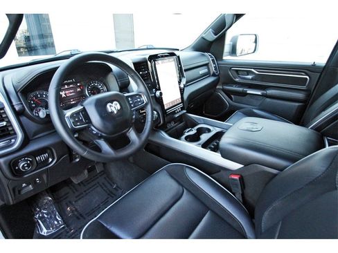 Used 2025 RAM 1500 Laramie image 12