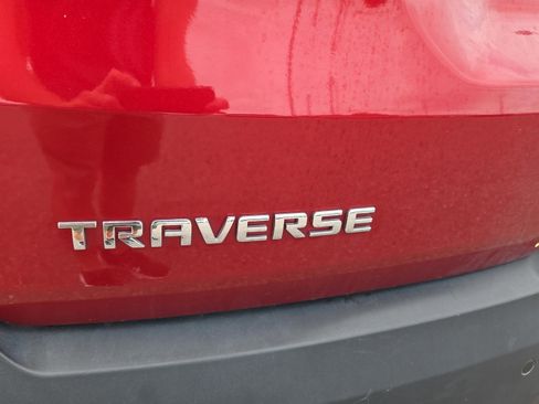 Used 2023 Chevrolet Traverse LT FWD image 5