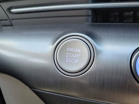 Used 2024 Hyundai Kona Limited FWD image 31