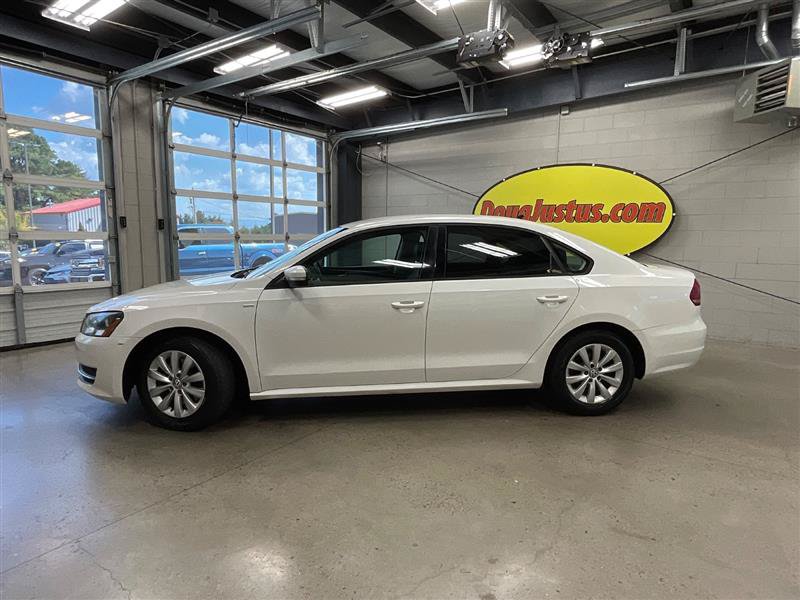 Used 2015 Volkswagen Passat 1.8T FWD image 2