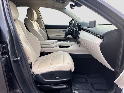 Used 2022 Genesis GV70 2.5T w/ Select Package image 32