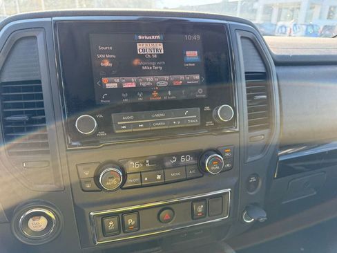Used 2024 Nissan Titan SV w/ SV Convenience Package image 17