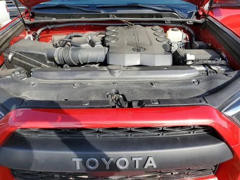 Used 2022 Toyota 4Runner SR5 AWD/4WD image 11