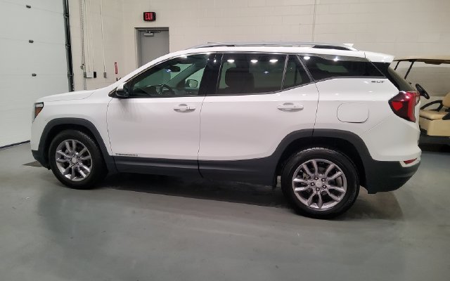 Used 2024 GMC Terrain SLT FWD image 6