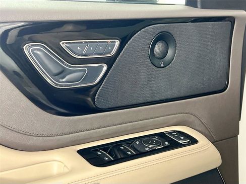 Used 2021 Lincoln Aviator Reserve w/ Elements Package Plus image 17