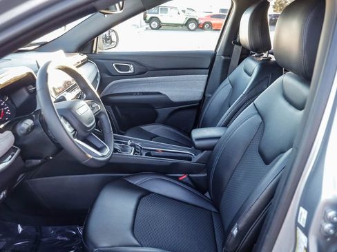 Certified 2023 Jeep Compass Latitude image 20