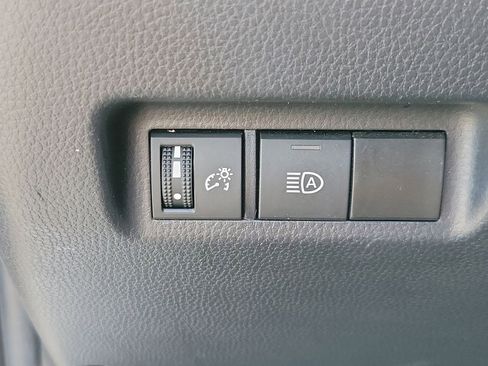 Used 2024 Toyota RAV4 XLE FWD image 30