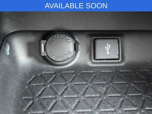 Used 2022 Toyota RAV4 LE image 23