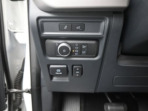 Used 2022 Ford Expedition XLT image 12