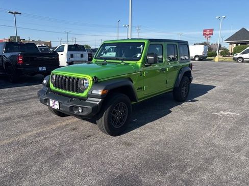Used 2025 Jeep Wrangler Unlimited Sport AWD/4WD image 1