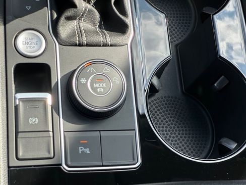 Used 2023 Volkswagen Atlas SE w/ Panoramic Sunroof Package image 20