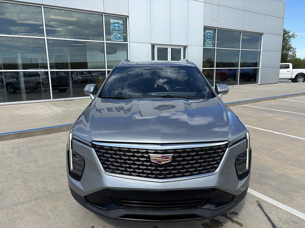 Used 2024 Cadillac XT4 Premium Luxury FWD image 8