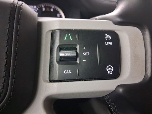 Used 2023 Land Rover Defender 90 S image 15