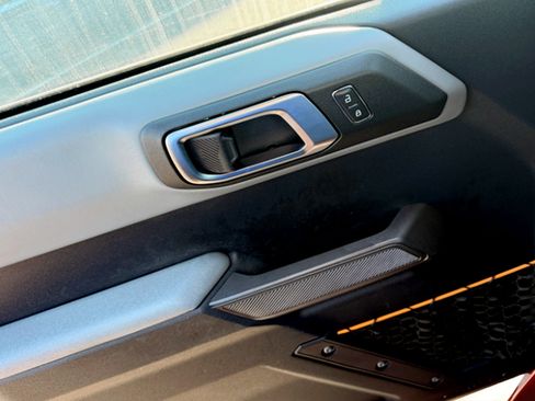 Used 2021 Ford Bronco Badlands image 11