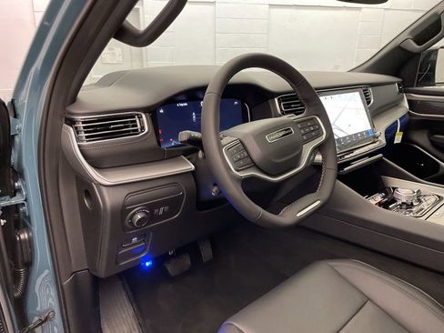 New 2026 Jeep Grand Wagoneer Limited AWD/4WD image 19