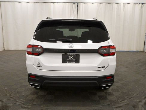 New 2025 Honda Pilot Sport image 6