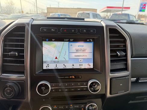 Used 2018 Ford Expedition Platinum image 29