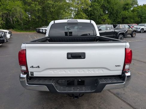 Used 2023 Toyota Tacoma SR5 AWD/4WD image 6