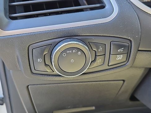 Used 2021 Ford Edge SEL w/ Convenience Package image 18