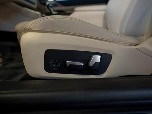 Used 2021 BMW 430i Coupe w/ Premium Package image 29